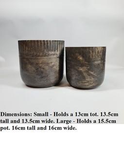 Vase en métal fait main personnalisé avec finition verdigris - Pot décoratif en métal robuste pour plantes d'intérieur pour salon - Product Image 3