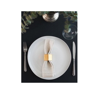 Anneaux de serviette en métal polyvalents avec une structure élégante pour les dîners quotidiens, les réunions de famille, les dîners formels et les événements spéciaux - Product Image 1