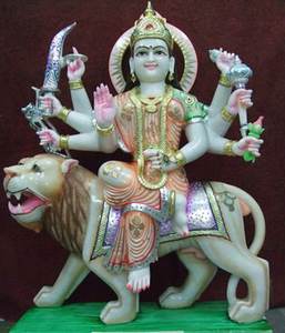 Exclusiva y Hermosa Estatua de Mármol Blanco de Durga Maa Hecha a Mano con la Mano de Bendición en Posición Sentada sobre un León para Fines de Templo - Product Image 6