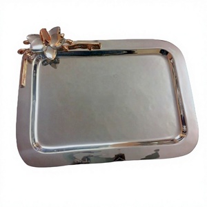 Bandeja de Servir Moderna Personalizada, Nueva, de Acero Inoxidable Plateado, Hecha a Mano, Apta para Lavavajillas, Ecológica, con Asa de Orquídea - Product Image 1