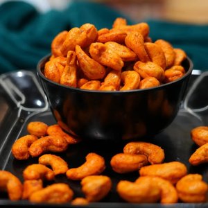 Noix de cajou de qualité supérieure en vrac – Vente en gros directe usine – Grains entiers W320 W240 W450 – Maintenant disponibles en stock en vrac à prix abordable - Product Image 1