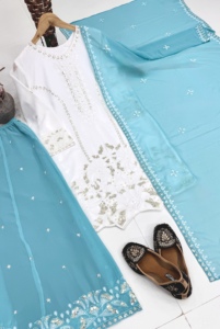 Ensemble de salwar kameez de luxe en faux georgette avec broderie lourde, travail de sequins, perles et motifs faits à la main, palazzo et dupatta - Product Image 6