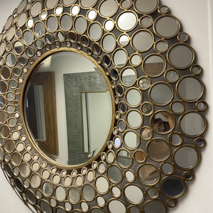 Espejo de Pared Redondo Estilo Bohemio con Diseño de Mosaico de Vidrio Circular, Marco Metálico, Arte Decorativo - Product Image 5