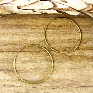 Nouvelles Boucles d'Oreilles Créoles Minimalistes Rondes 2026, Simples en Laiton Plaqué Or 18 carats pour Femme, Gouttes Géométriques Circulaires Modernes, Vente en Gros OEM - Product Image 5