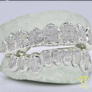 Dientes de Plata Personalizados con Incrustaciones de Diamantes Moissanite VVS de Corte Princesa, Estilo Invisible, Joyería Hip Hop - Product Image 3