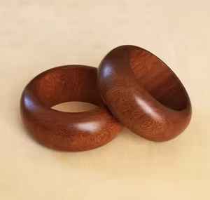 Brazalete Hecho a Mano de Madera y Metal, Joyería de Madera Natural para Mujer, Accesorio de Moda Ecológico, Artesanía de Resina - Product Image 3