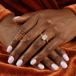 Anillo de Diamantes Radiantes Chapado en Oro Rosa de 18K – Solitario Botánico Inspirado en un Cuento de Hadas - Product Image 4