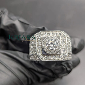 Bague de cocktail pour homme en moissanite taille brillant ronde, en argent 925 plaqué rhodium, sertie pavé, géométrique, de luxe, pour fiançailles - Product Image 1