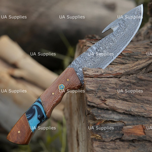 Couteau de camping à lame fixe en acier Damas de qualité industrielle, marque privée, directement de l'usine UA Supplies, manche en bois et résine bleue - Product Image 4