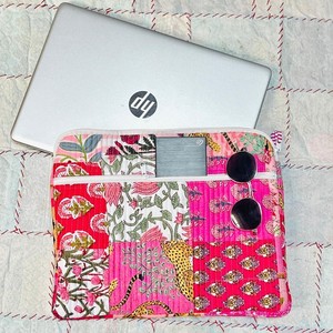 Pink Striped Heart Pattern Quilted Cosmetic Bag With Zipper Closure <b>Medium</b> Size Lovely Style Textile Material - Product Image 3