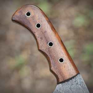 Couteau de chasse et de survie Damas de haute qualité, personnalisé, en gros, avec manche en bois, lame pleine en acier, pour activités de plein air et bushcraft - Product Image 4