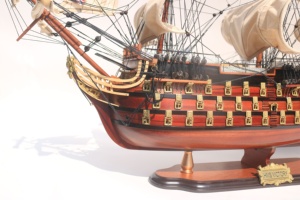Maquette de bateau en bois HMS Victory de style nautique européen, technique de peinture à la main, design élégant de grand navire, décoration d'intérieur - Product Image 6