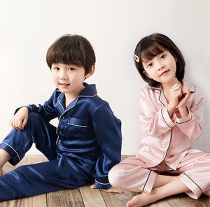 Pyjama pour enfants à manches longues, couleur unie bleue, vêtements de nuit, tissu doux, longueur normale, pour l'automne - Product Image 3