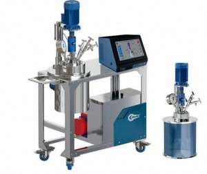 Système de réacteur de laboratoire avec panneau de commande numérique et mécanisme d'agitation pour le traitement chimique - Product Image 1