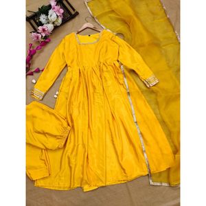 Conjunto de Fiesta de Seda Lisa con Top y Pantalón con Dupatta de Organza Amarillo - Product Image 4