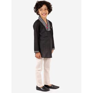 Ensemble Modeste pour Garçons en Polyester Uni Noir et Blanc, Kurta à Manches Longues avec Pyjama en Polyester - Product Image 5