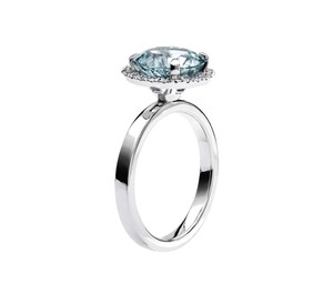 Anillo de Lujo con Topacio Azul Tallado en Plata de Ley 925 con Baño de Oro Blanco, Joyería para Compromiso, Boda o Fiesta - Product Image 2