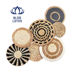 BEST SELLER BLUE LOTUS FARM Plateau de service moderne de luxe fait main en jonc de mer naturel tressé écologique pour l'extérieur et la maison - Product Image 1