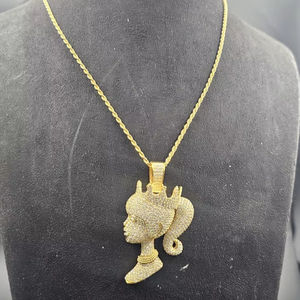 Pendentif visage de reine en moissanite taille ronde sertie de pierres, plaqué or, avec breloque en argent 925, bijoux fins, pendentifs et breloques - Product Image 2