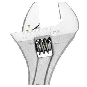 Clé à molette réglable industrielle métrique [WIGA] 8 pouces, matériau CR-V, capacité de mâchoire 0-25 mm, construction flexible et robuste, facile à utiliser - Product Image 2