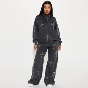 ชุดเซ็ตเสื้อฮู้ดดี้และกางเกงขายาวลายพิมพ์เต็มตัวประดับคริสตัลโลโก้แบบกำหนดเอง ดีไซน์ใหม่ สำหรับผู้หญิง ล้างสีแบบแอซิด คุณภาพสูง - Product Image 1