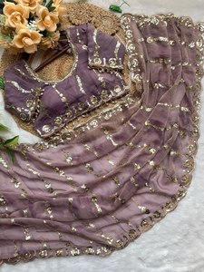 Sari de créateur Rich Look en mousseline avec broderie dorée Lehariya, bordure premium en sequins, sari classique Lehariya pour soirée - Product Image 3