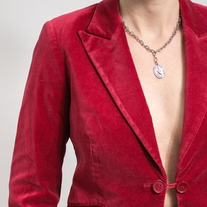 Blazer vintage en velours rouge, veste cintrée en velours pour femme, taille M - Product Image 2