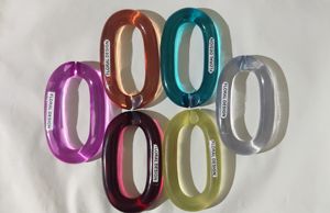 Décoration murale moderne en chaîne de résine pour la maison, idéale pour Diwali, anniversaires et mariages - Couleur et taille personnalisables, fabriquée à la main en Inde - Product Image 5