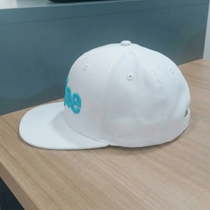 Casquettes Snapback 6 Panneaux Personnalisées OEM Broderie 3D Visière Plate Structurée ODM Faible MOQ Usine de Fabrication de Casquettes - Product Image 4