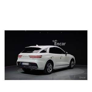 Genesis GV70 2024 2.5T Essence 2WD avec 9 769 km Boîte de vitesses automatique Sièges en cuir Volant à gauche Caméra arrière - Product Image 2