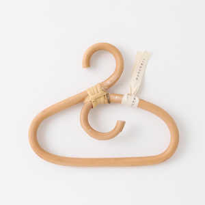 Pequeñas perchas de ratán para niños ropa de niño hecho a mano al por mayor ropa de niños percha natural - Product Image 2