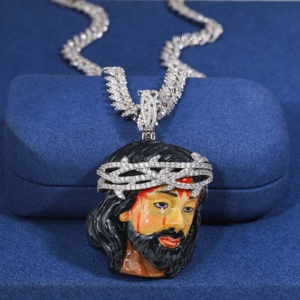 Colgante Esmaltado de Jesucristo con Corona de Espinas - Colgante de Plata de Ley 925 con Moissanita, Colgante de Moissanita con Corona de Espinas - Product Image 3