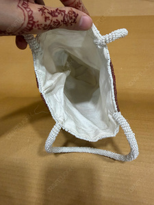 Bolsa Porta Botellas Hecha a Mano con Cuentas y Bordado Floral, Mini Bolso Tipo Tote con Cordón, Porta Vino Decorativo, Bolso de Regalo - Product Image 5