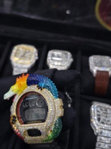 Montre Dragon Bezel Silver avec diamant rond taille brillant - Montre unisexe pour homme ou femme, montre-bracelet haut de gamme avec diamants pour les événements - Product Image 4