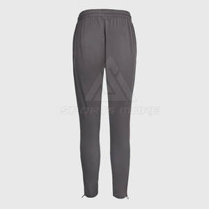 Combinaison coupe-vent respirante et à coupe décontractée avec tissu durable et confortable à porter toute la journée - Product Image 6