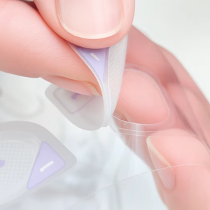 แผ่นแปะจุดด่างดำ K-Beauty Microdart ผสมไฮยาลูรอนิค แอซิด และไนอะซินาไมด์ พร้อมฟิล์ม EZ Touch Support สำหรับผิวหน้า - Product Image 1