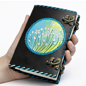 Diario de Cuero Genuino Pintado a Mano, Cuaderno Vintage con Arte Floral Azul, Doble Cierre Metálico, Cordón de Cuero, Tapa Dura, 8x6 Pulgadas - Product Image 3