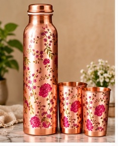 Juego de Botella de Agua Color Cobre Borgoña con 2 Tazas, Frasco Metálico con Tapa y Diseño de Hoja de Ginkgo Dorada - Product Image 4