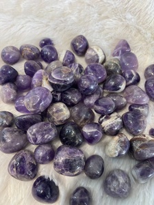 Pierres d'améthyste rondes de qualité supérieure avec une coloration violet foncé, des bords lisses et une texture polie pour les collectionneurs, la décoration et le bien-être - Product Image 5