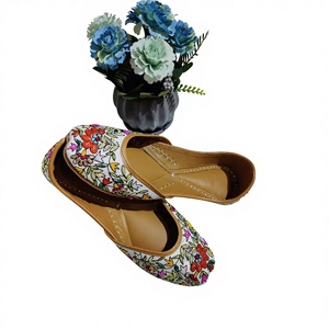 BS INTERNATIONAL Golden Embroidery Flower Designing Traditional Fashion Trend Girls Handcrafts Genuine Leather Shoes Custom Logo - Product Image 6