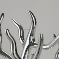 Support à bijoux suspendu en métal nickelé avec conception d'arbre forgé finition polie miroir Présentoir d'accessoires de bijoux élégants