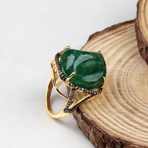 Bague coussin en argent sterling 925 massif plaqué or avec accent diamant et quartz vert naturel, bijoux fins, Memoria Jewels, vente en gros - Product Image 3