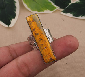 Anillo de boda grande de plata de ley 925 con engaste de bisel de piedra preciosa de abeja natural clásica al por mayor, joyería artesanal. - Product Image 2