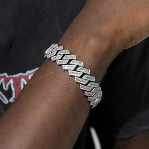 Pulsera de Eslabones Cubanos de Plata 925 con Diamantes de Moissanita de Alta Calidad de Diseño Especial de 10 mm, Estilo Hip Hop, Bañada en Rodio, con Certificado, Ideal para Regalo - Product Image 2