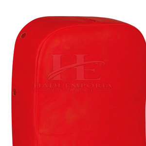 Bouclier de frappe confortable et léger pour l'entraînement aux arts martiaux, idéal pour les débutants en pratique de coups de poing et de frappes. - Product Image 6