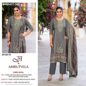 Nouvelle collection de salwar-kameez semi-cousus en mousseline de viscose avec impression numérique, broderie Aari et travail manuel, et dupatta. Fournisseur mondial. - Product Image 6