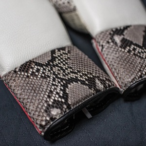 Guantes de Boxeo de Cuero Vacuno Premium con Soporte de Muñeca de Gancho y Bucle, Agarre Antideslizante, Transpirables y que Absorben la Humedad para Combate Profesional - Product Image 5