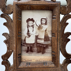 Cadre photo en bois fait main écologique, bateau à voile vintage, photos nautiques rustiques, sur table, forme personnalisée, vertical - Product Image 2