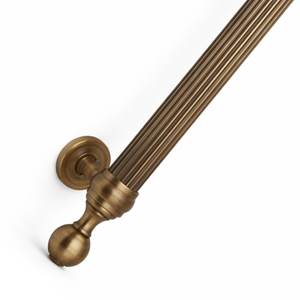 Poignée de porte moderne en laiton Axis |   Poignée de porte d'entrée d'hôtel durable pour portes en bois, adaptée à l'extérieur |   Matériel architectural - Product Image 2