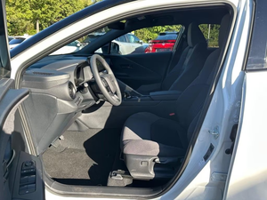 Toyota C-HR 1.8 Híbrido SUV Automático Gasolina-Eléctrico Compacto Crossover Bajo Kilometraje Volante a la Izquierda Vehículo de Exportación - Product Image 3